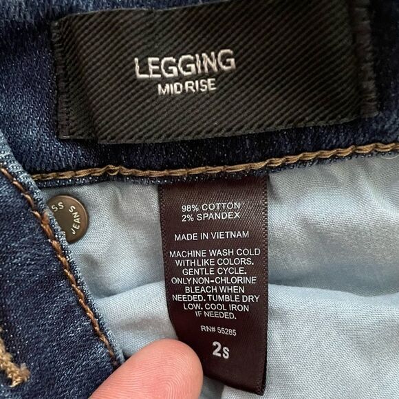 Express distressed legging mid rise jeans size 2 short - Picture 2 of 13